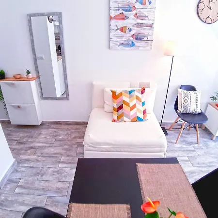 - Wonderful - Aircon Apartment